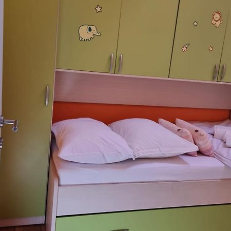 Guest House Klara Solin Ngoại thất bức ảnh
