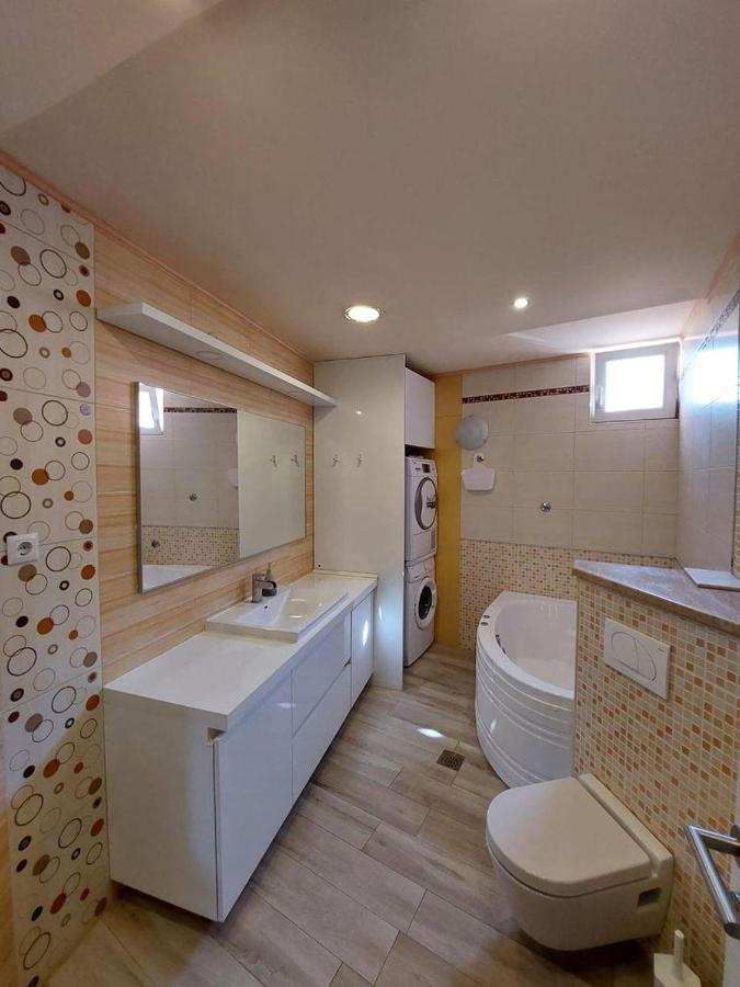 Guest House Klara Solin Ngoại thất bức ảnh