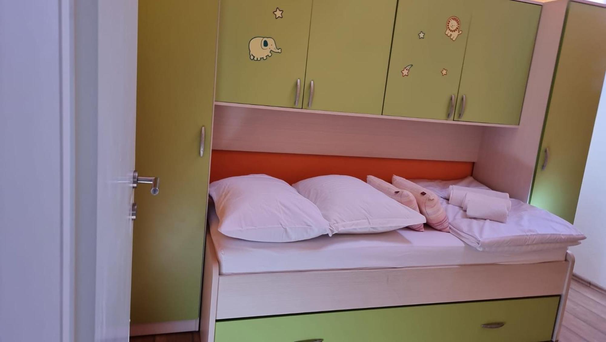 Guest House Klara Solin Ngoại thất bức ảnh